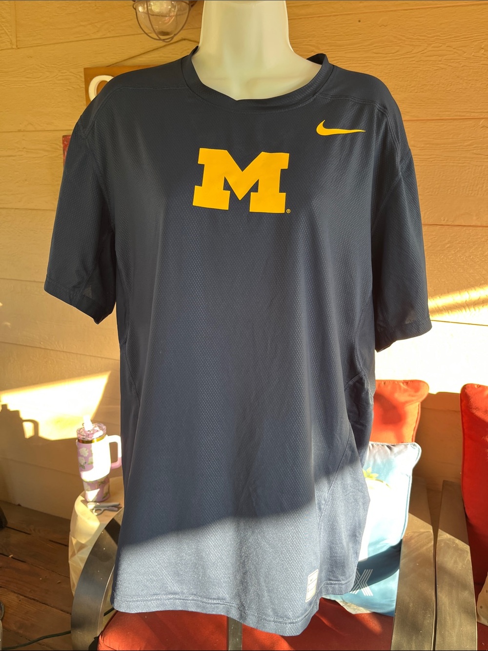 Nike Navy Short-Sleeve Performance Tee with  Mich Wolverines Logo Sz XL